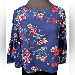 Stella Tweed blue floral pull over top size medium